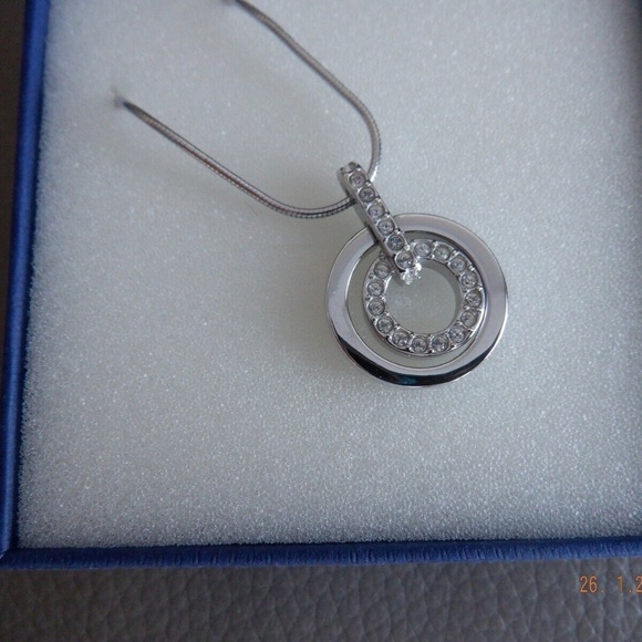 SWAROVSKI necklace circular hollow crystal pendant silver colour Rhodium plated - Picture 4 of 11
